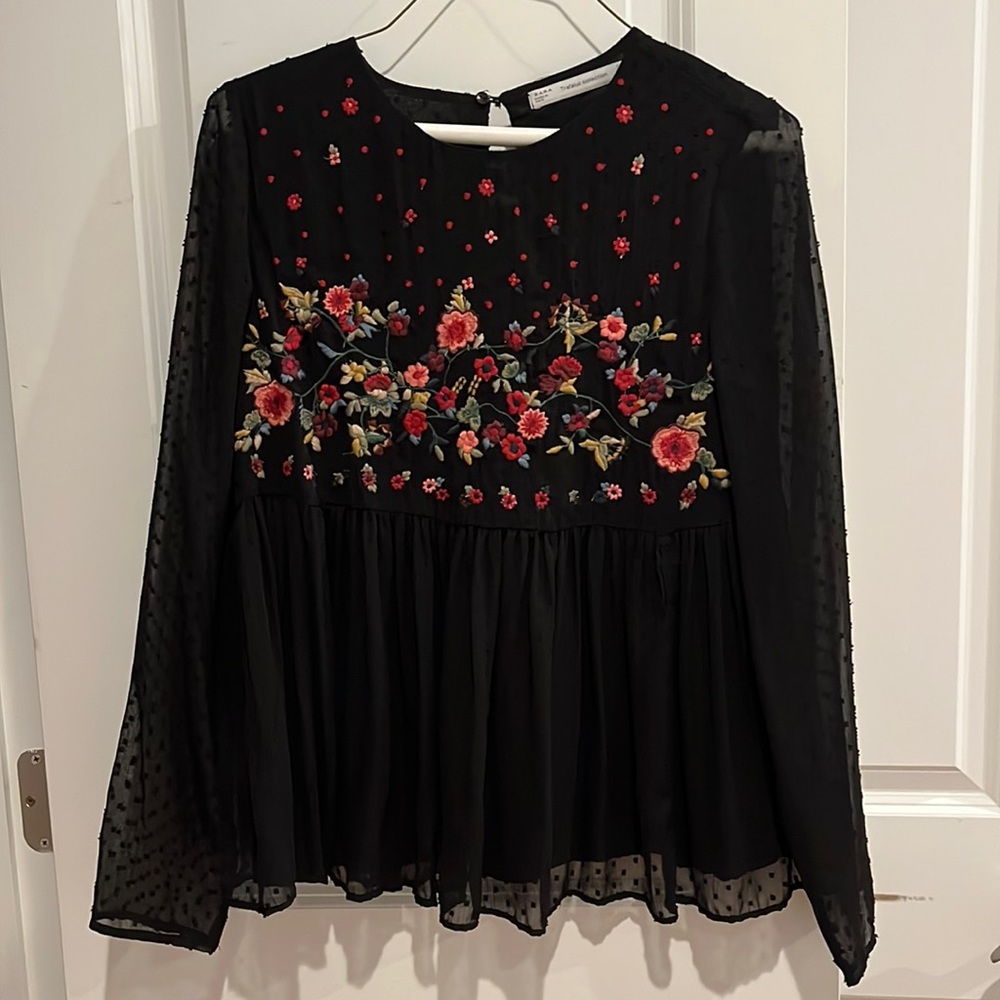 Gentle blouse with tie back and floral front Zara